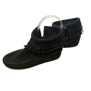 Minnetonka black leather girls moccasins size 12 boho Aztec